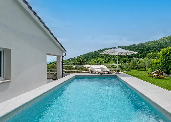Luni By Interhome