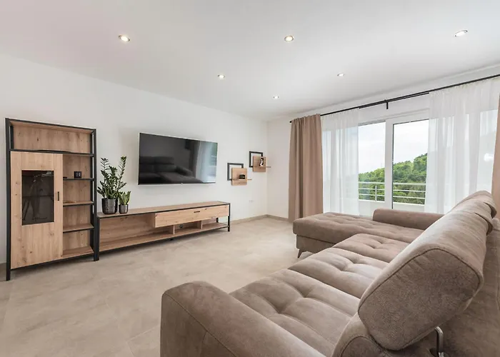 Luni By Interhome