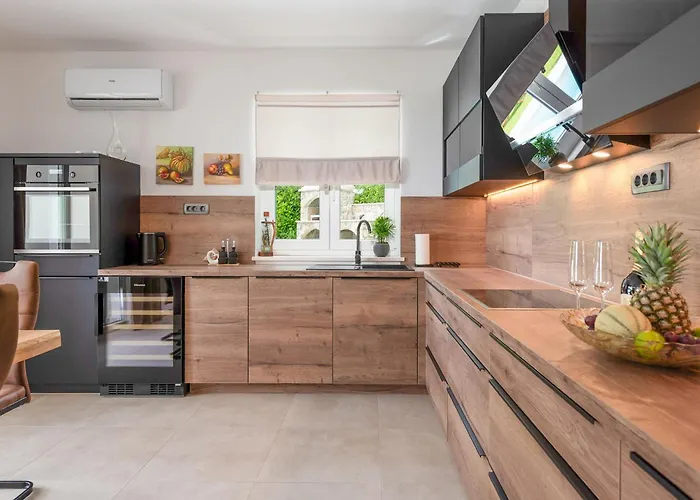Luni By Interhome Matulji